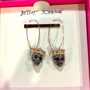 Betsey Johnson skull  earrings brand new never used